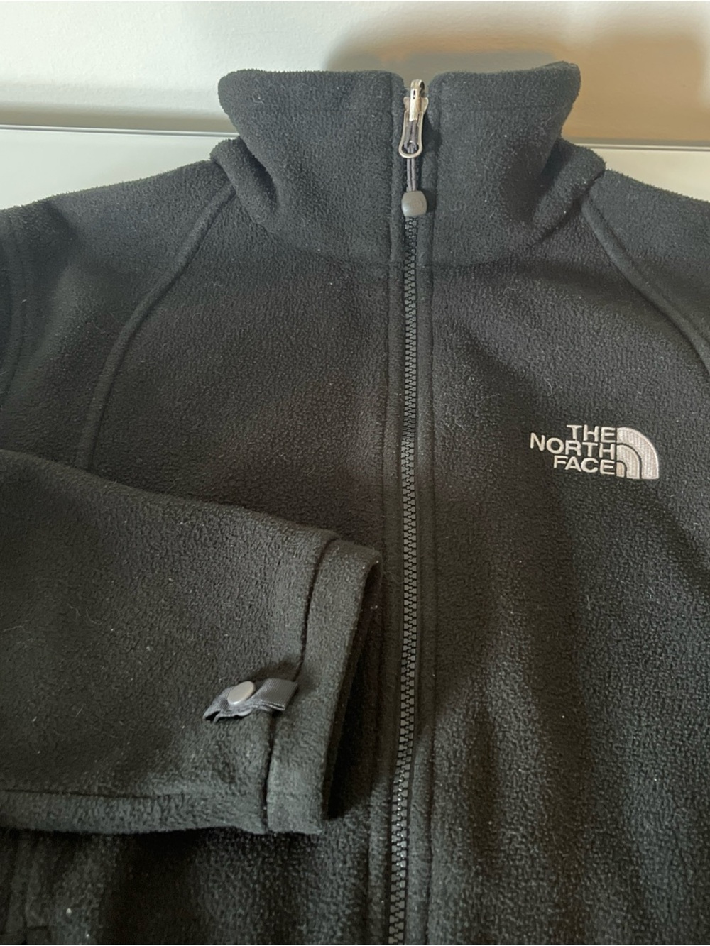 The North Face Women’s Black Full-Zip Fleece Jacket Double Front Pockets